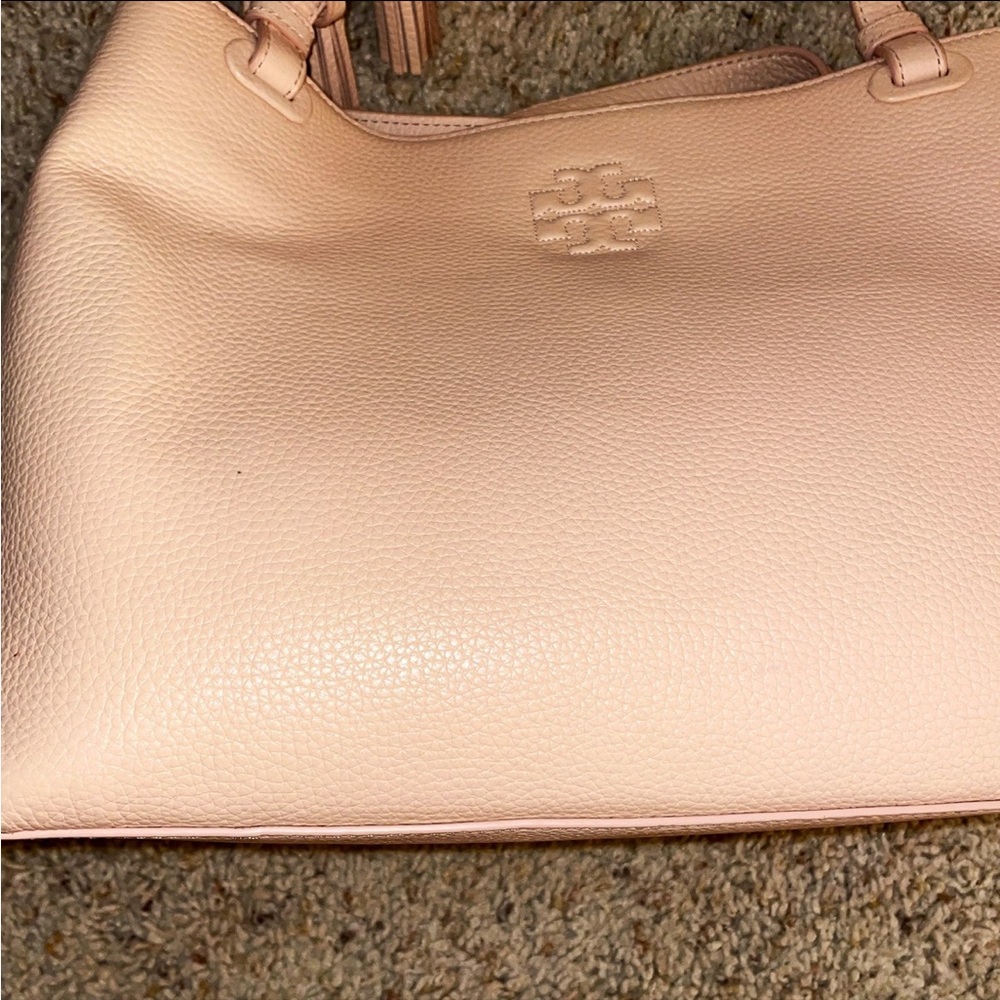 Tory Burch: Thea Center Zip Leather Tote Bag - Picture 9 of 12